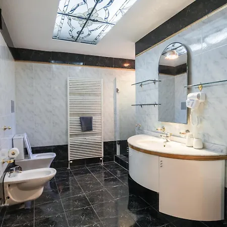 Grand Suite By F & G Kastoria Exterior photo