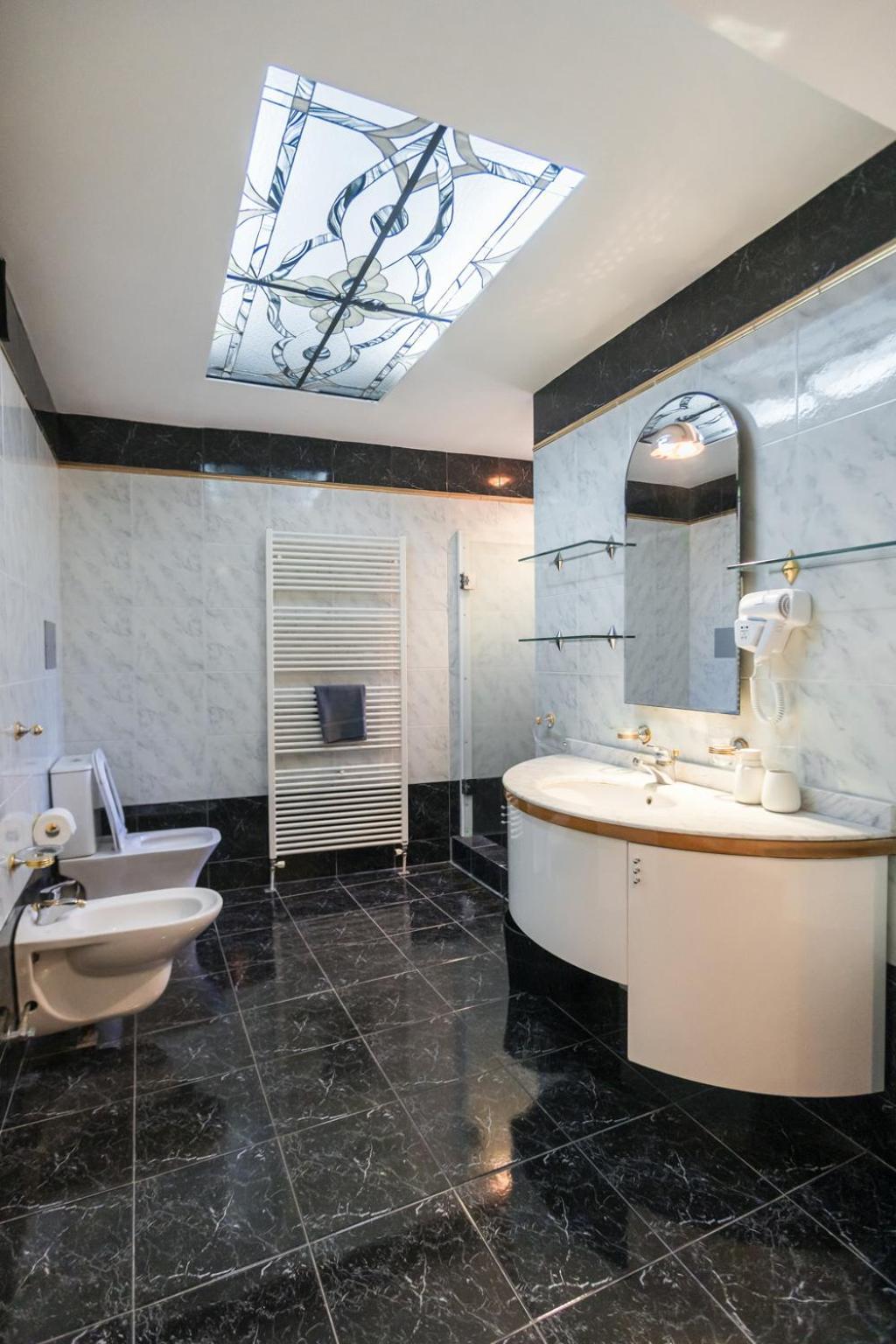 Apartment Grand By F & G